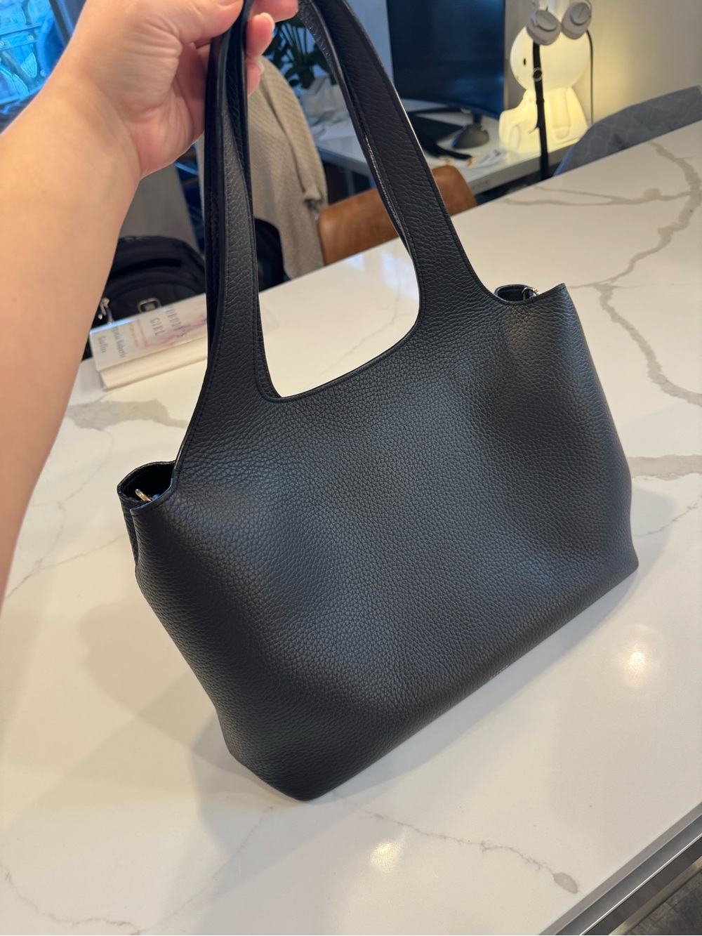 Classic Black Leather Tote Bag - Sleek Everyday Handbag